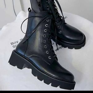 NWT Amazing combat boots.  .